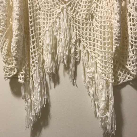 Crochet white vest - Picture 4 of 7
